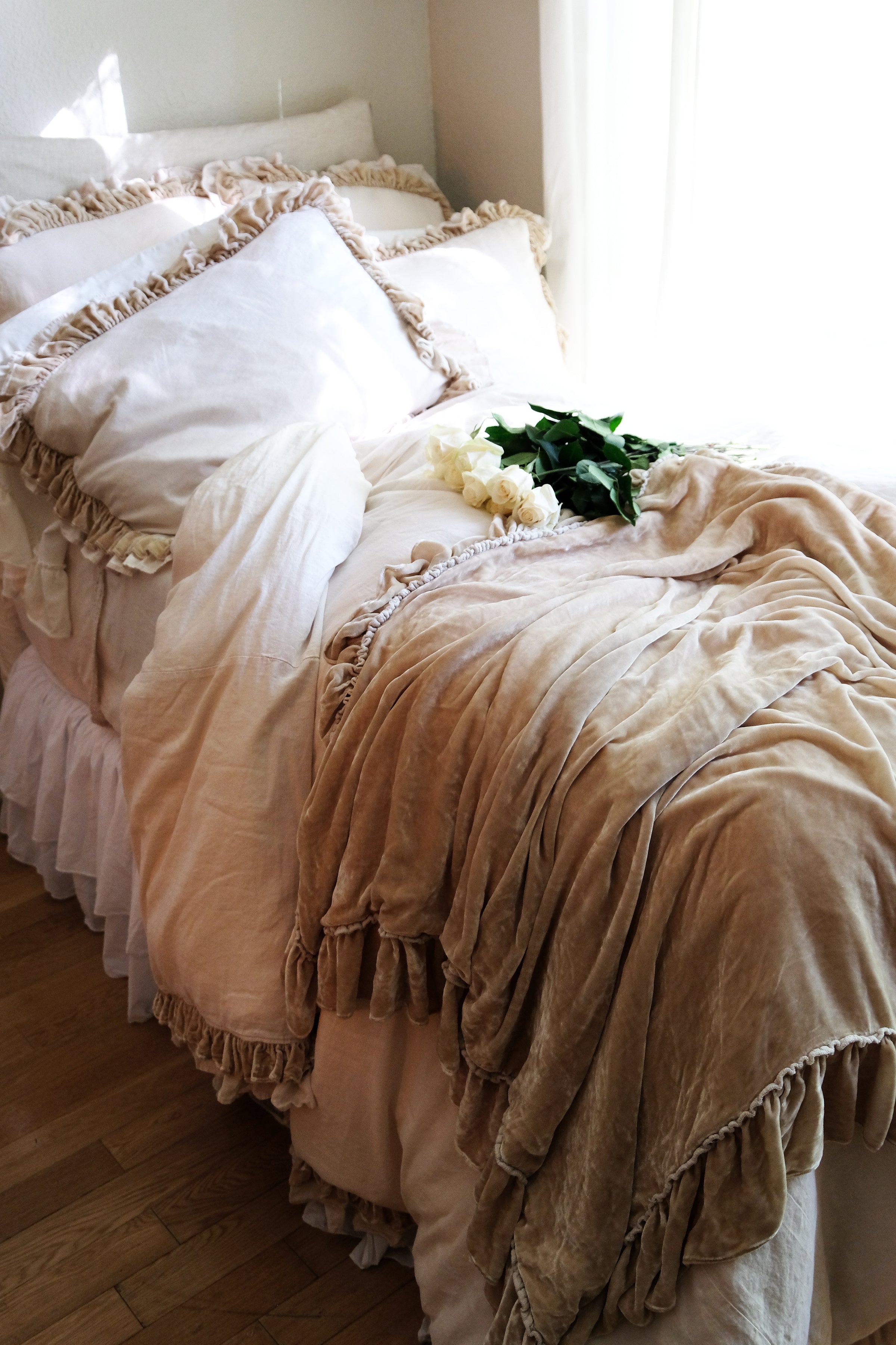 Top 3 Examples of Modern Romantic Style Linen Salvage Et Cie