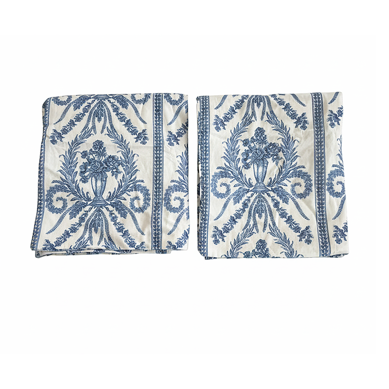 Set /2 Victoria Toile King Shams - French Blue